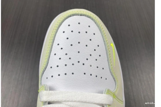 Rep EP AIR JORDAN 1 DM7837-103 GHOST WHITE OG GREEN-BLACK LOW DM7837-103 0413